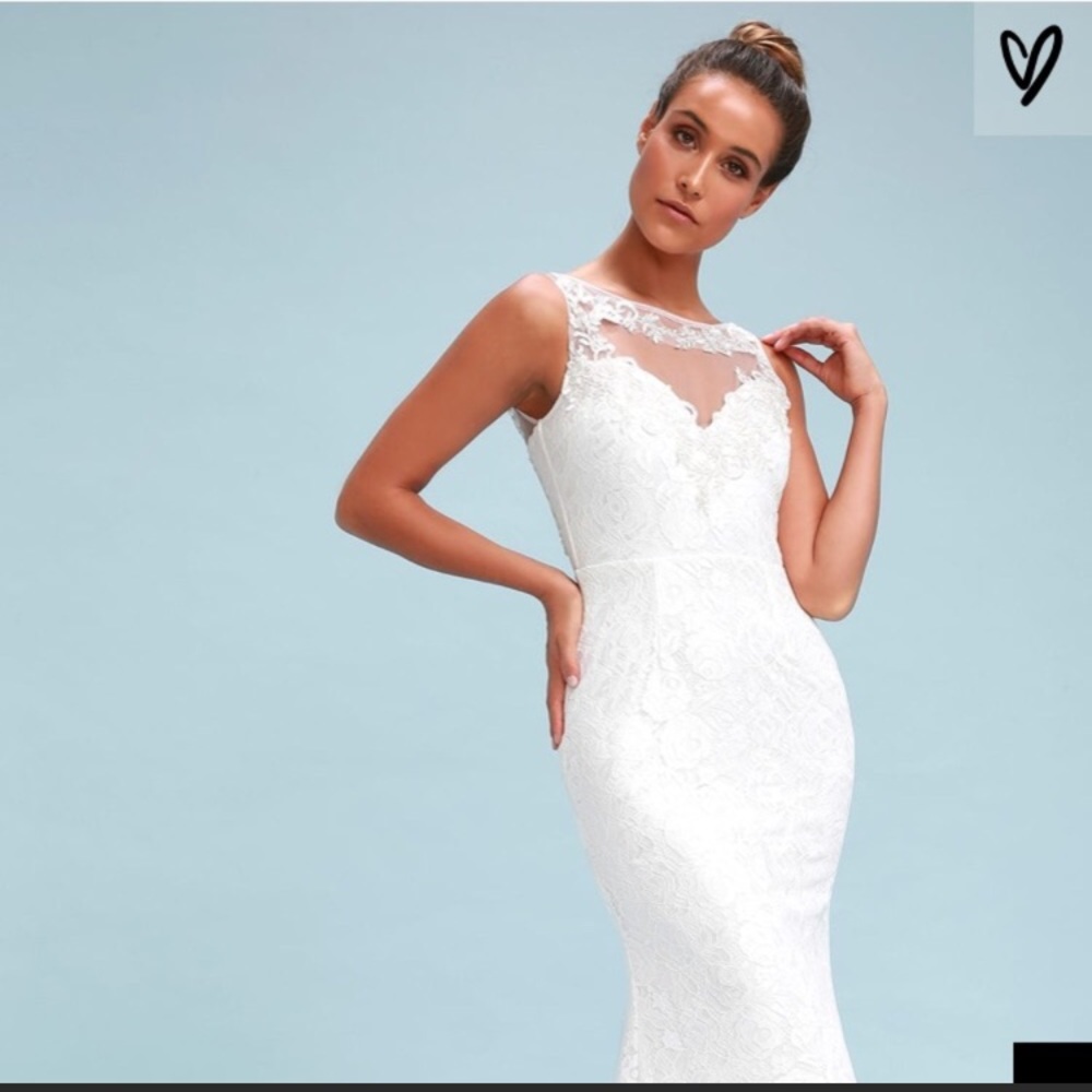 Lulus white wedding dress lace fitted